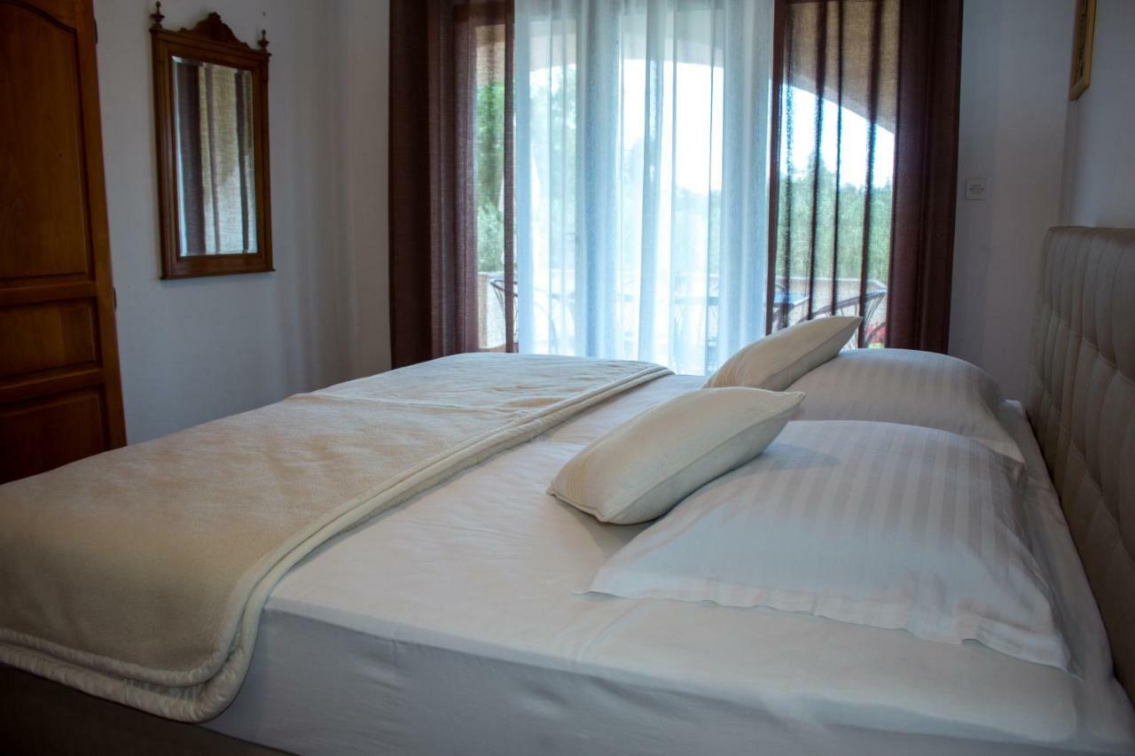 Appartamento Apartman Mariolina Krk Town Esterno foto