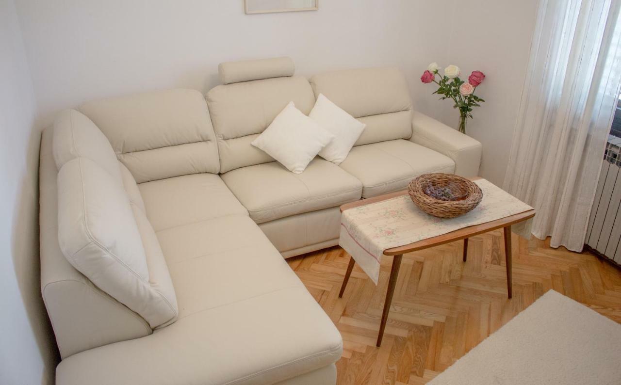 Appartamento Apartman Mariolina Krk Town Esterno foto
