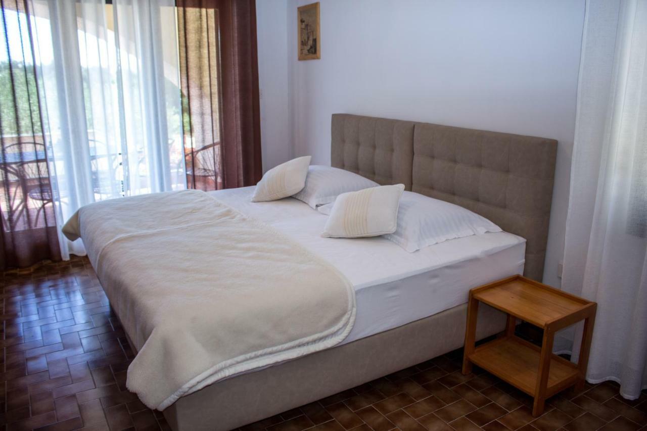 Appartamento Apartman Mariolina Krk Town Esterno foto